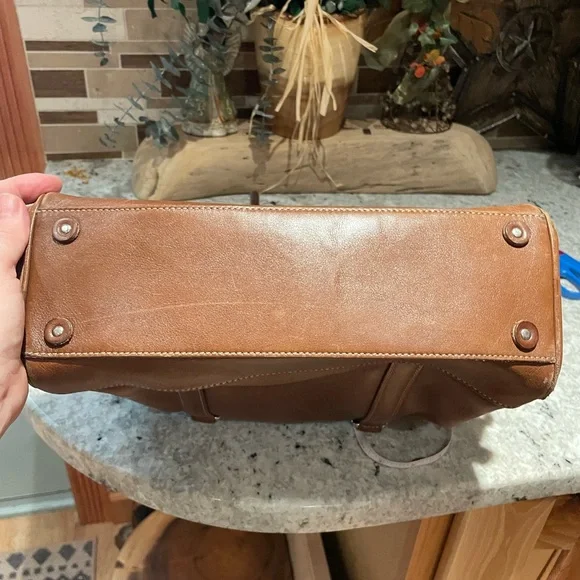 Coach .Brown Leather Handbag - Picture 4 of 16